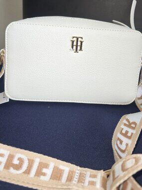 Tommy Hilfiger White Crossbody Bag Logo Strap Camera Bag New With Tags